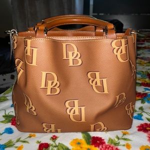 Dooney crossbody (marlow)